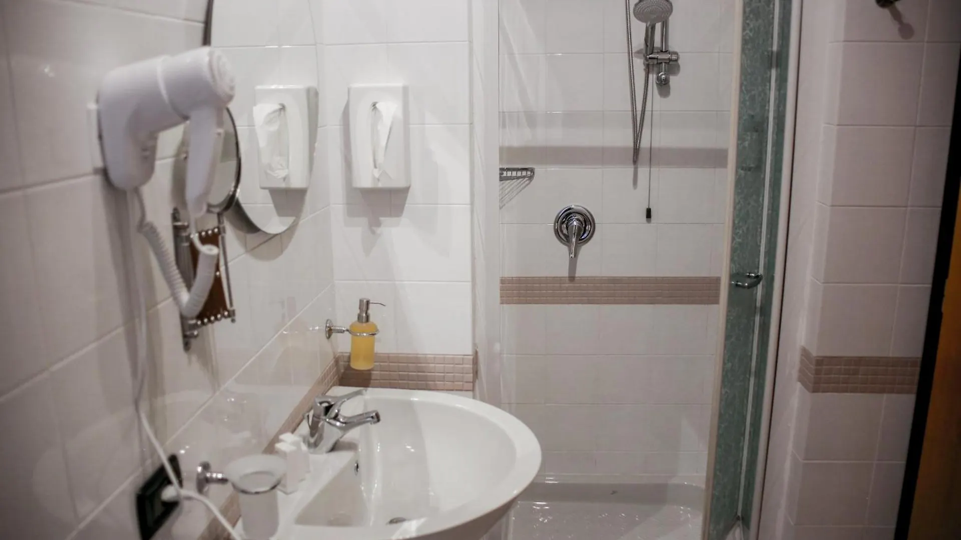 Sensole Locanda Contemporanea Monte Isola 3*,